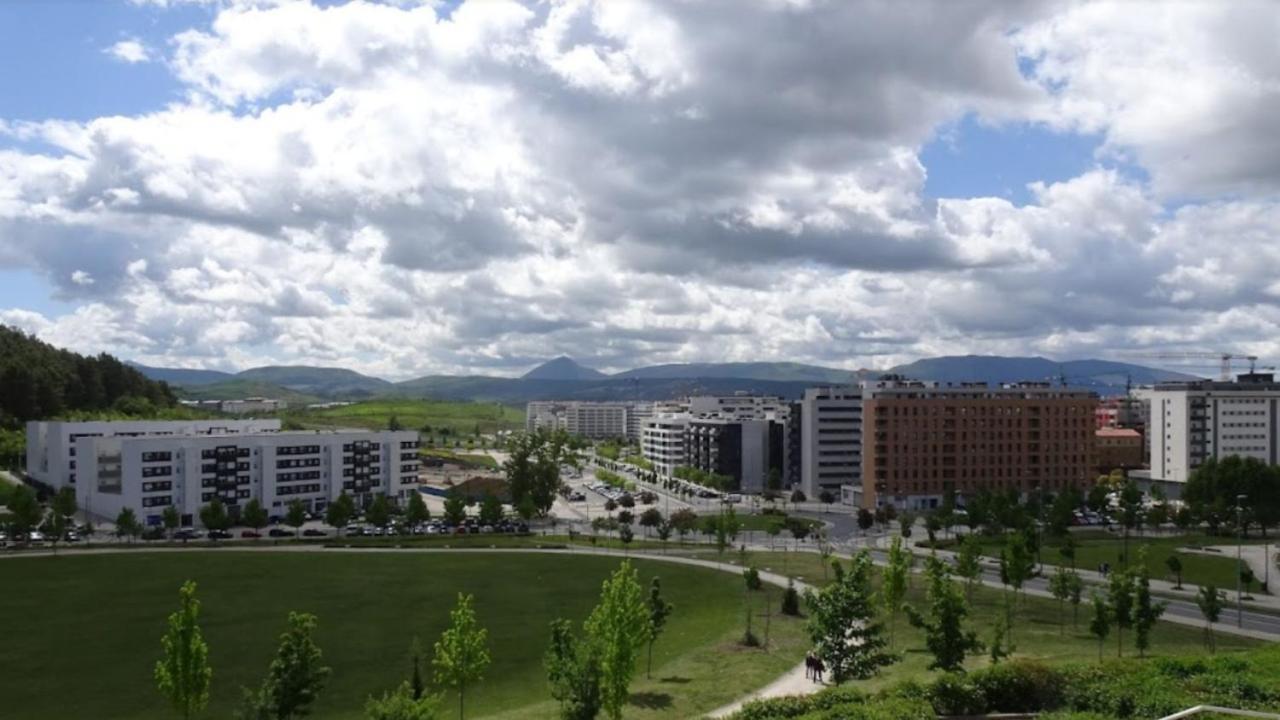 Precioso Apartamento En Pamplona Junto Al Centro Exterior photo